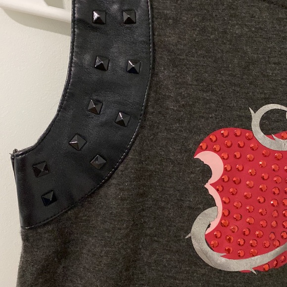 Disney Sleeveless Poison Apple studded Shirt |  Size 7/8 - Picture 3 of 6